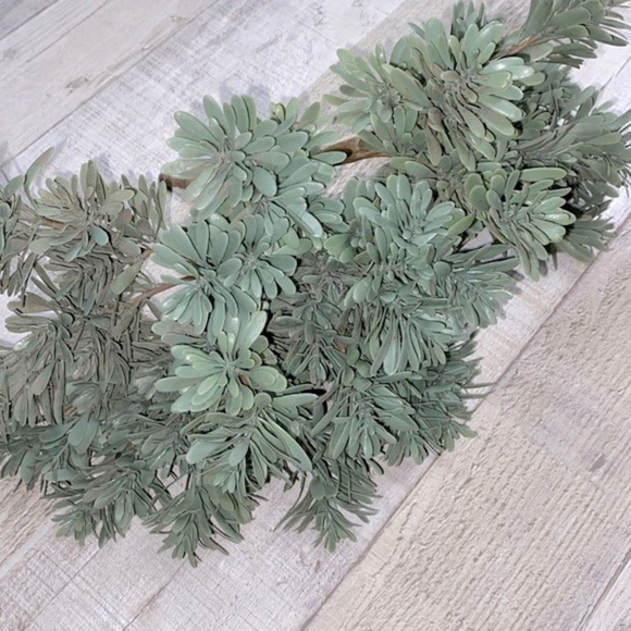 Faux greenery for decor - Picture 3 of 4